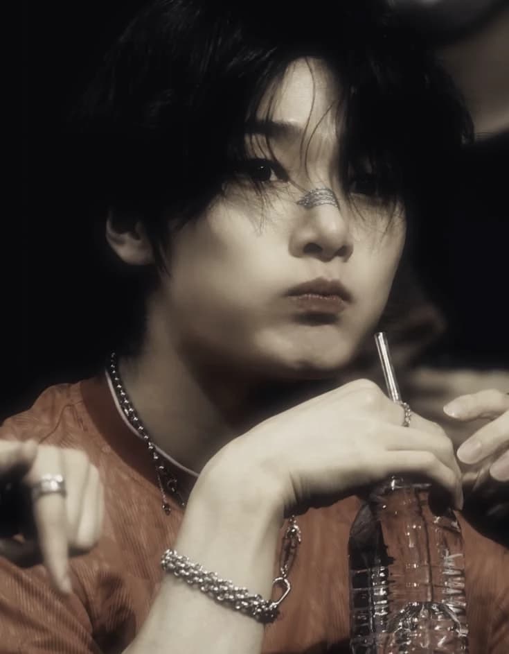 Jeongin thumbnail
