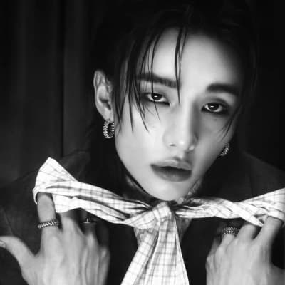 Hwang Hyunjin thumbnail