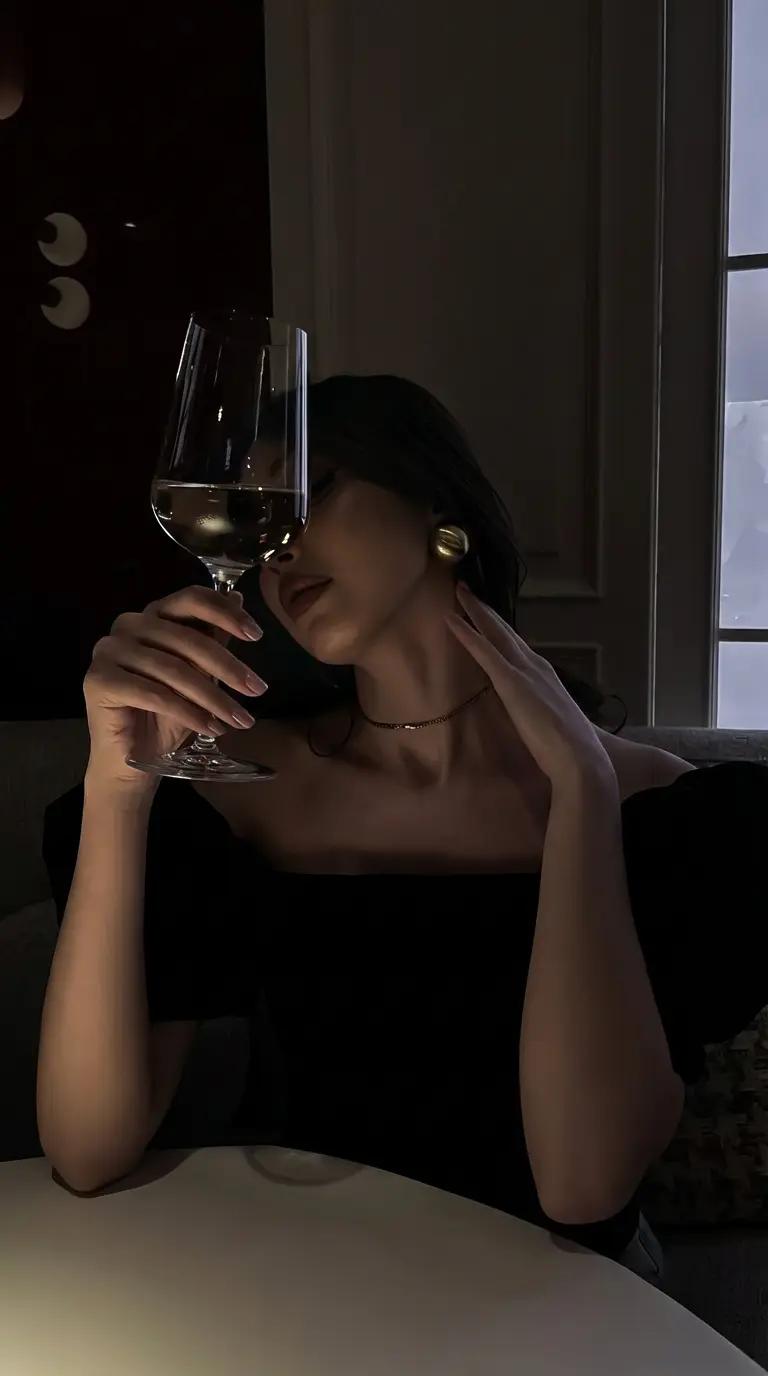 Sugar Mommy - Aurora thumbnail