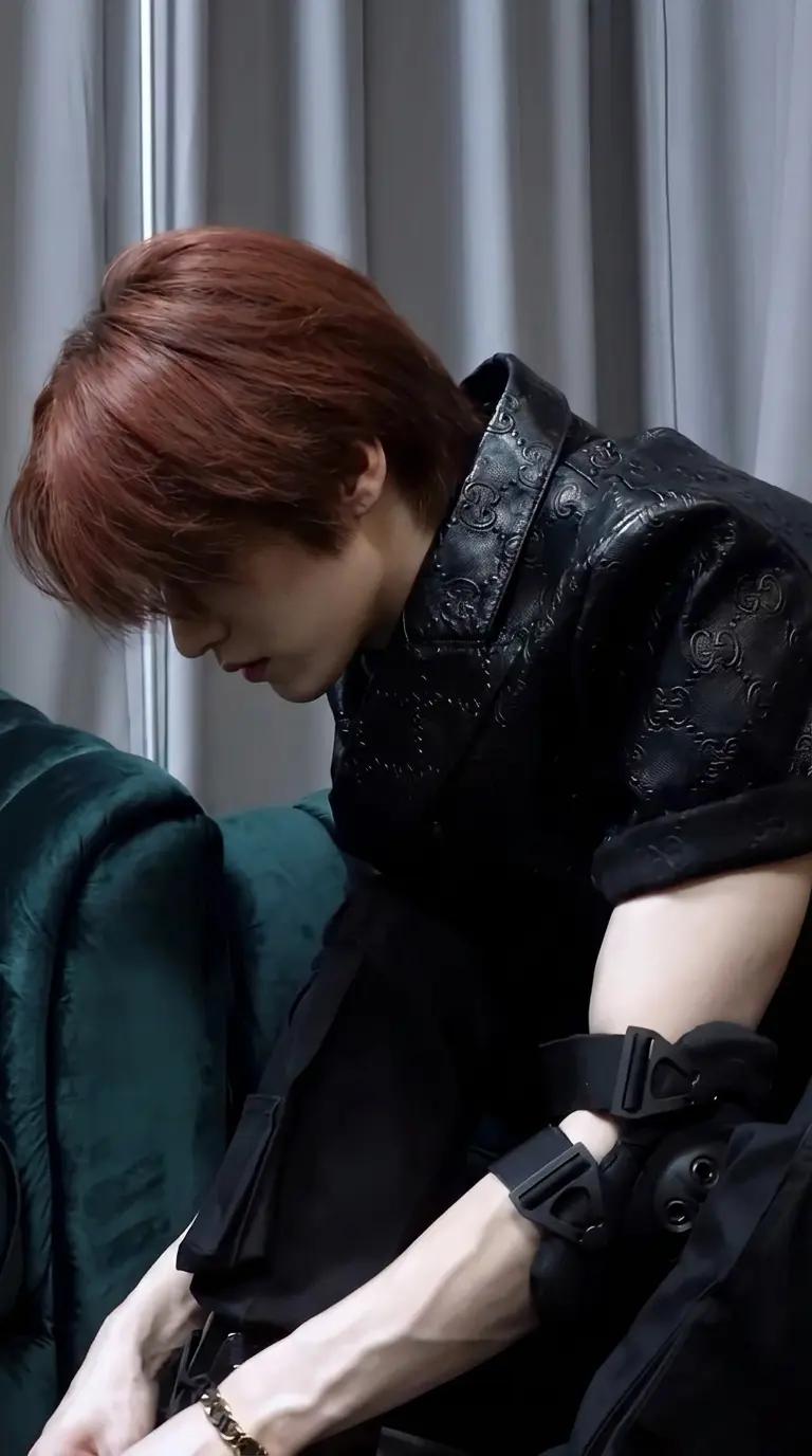 Lee know thumbnail