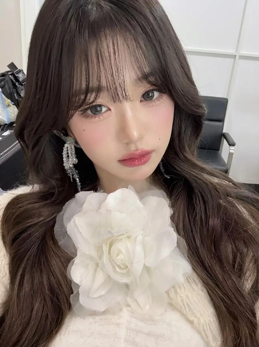 Wonyoung thumbnail