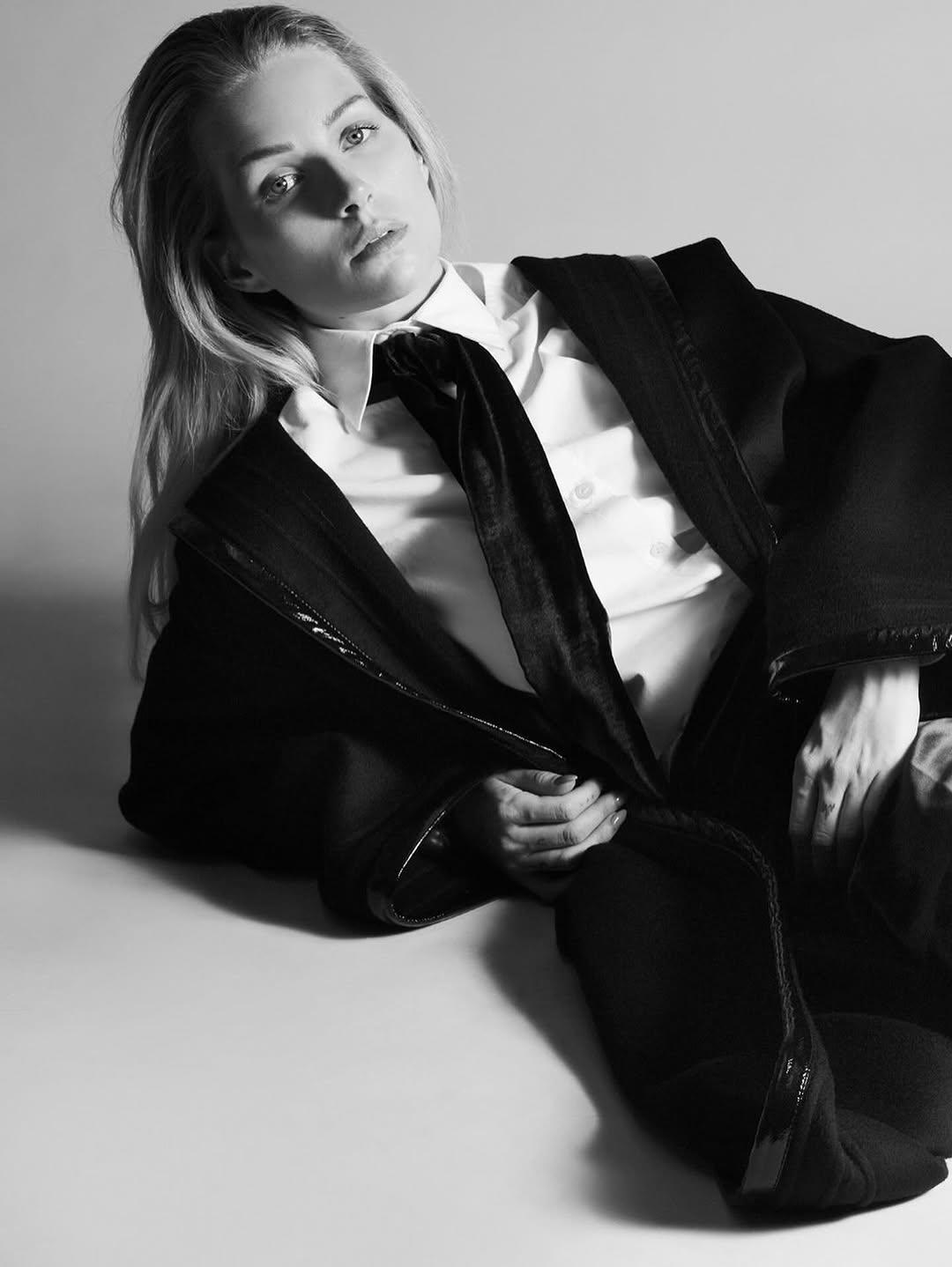 Lottie Moss thumbnail