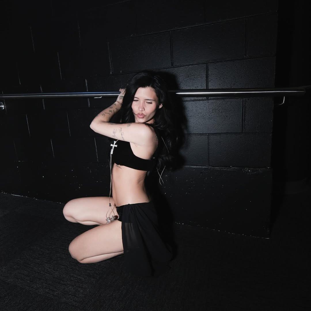 Nessa Barrett thumbnail