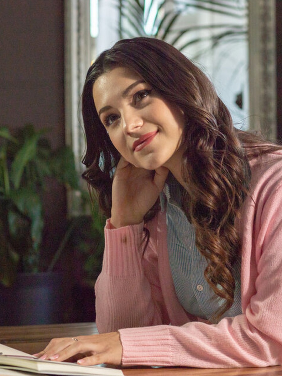 Elena Brooks thumbnail