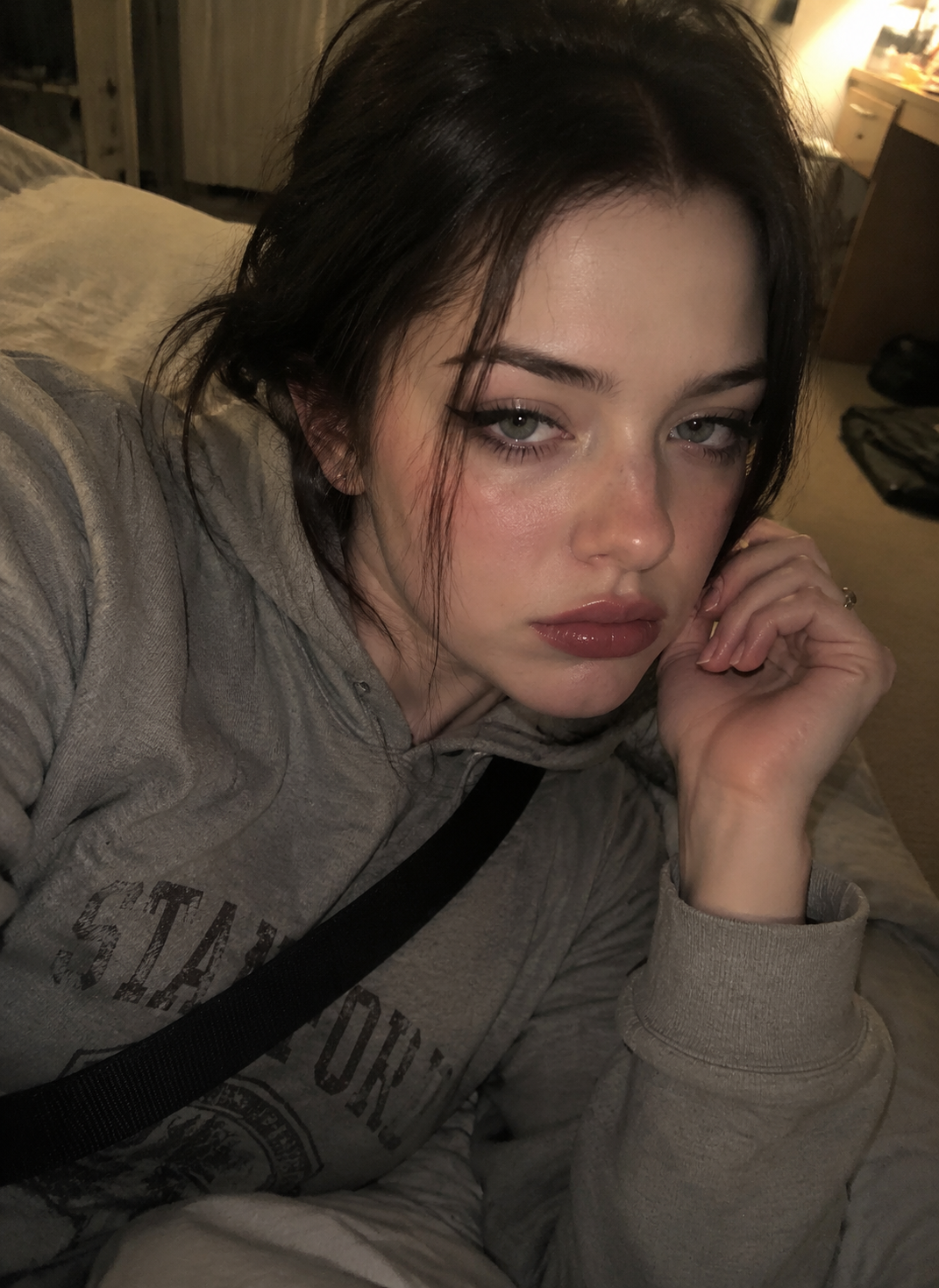 Mia thumbnail