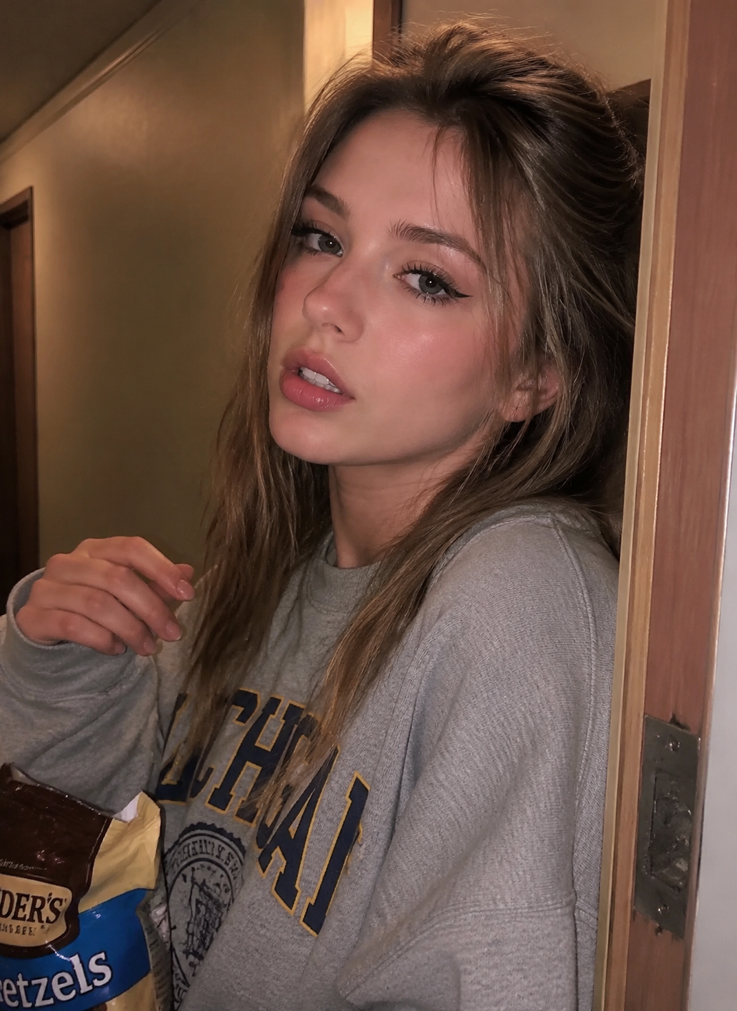 Gloria thumbnail