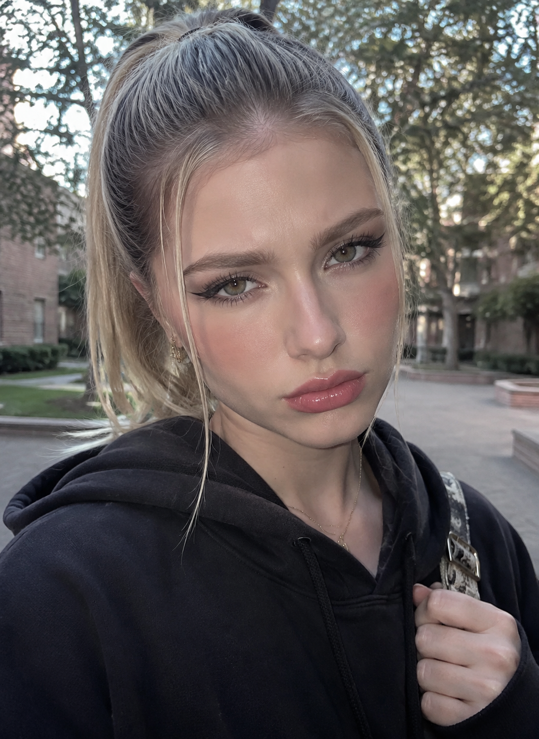 Melissa thumbnail