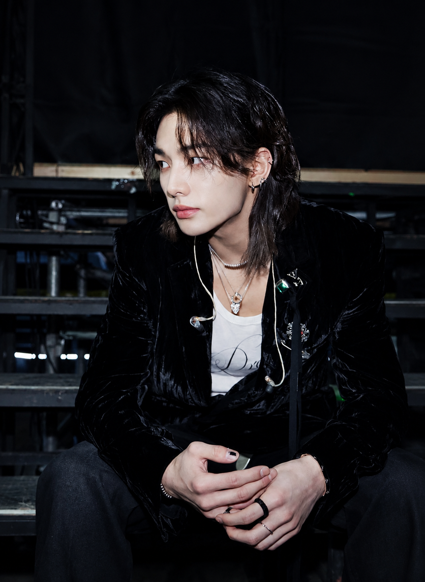 Hwang Hyunjin thumbnail