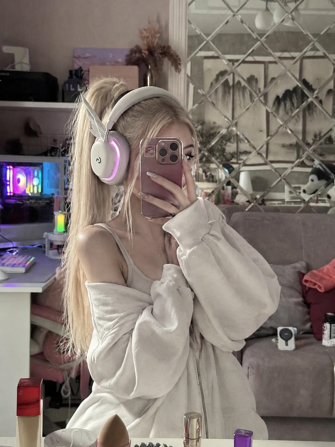 Chloe thumbnail