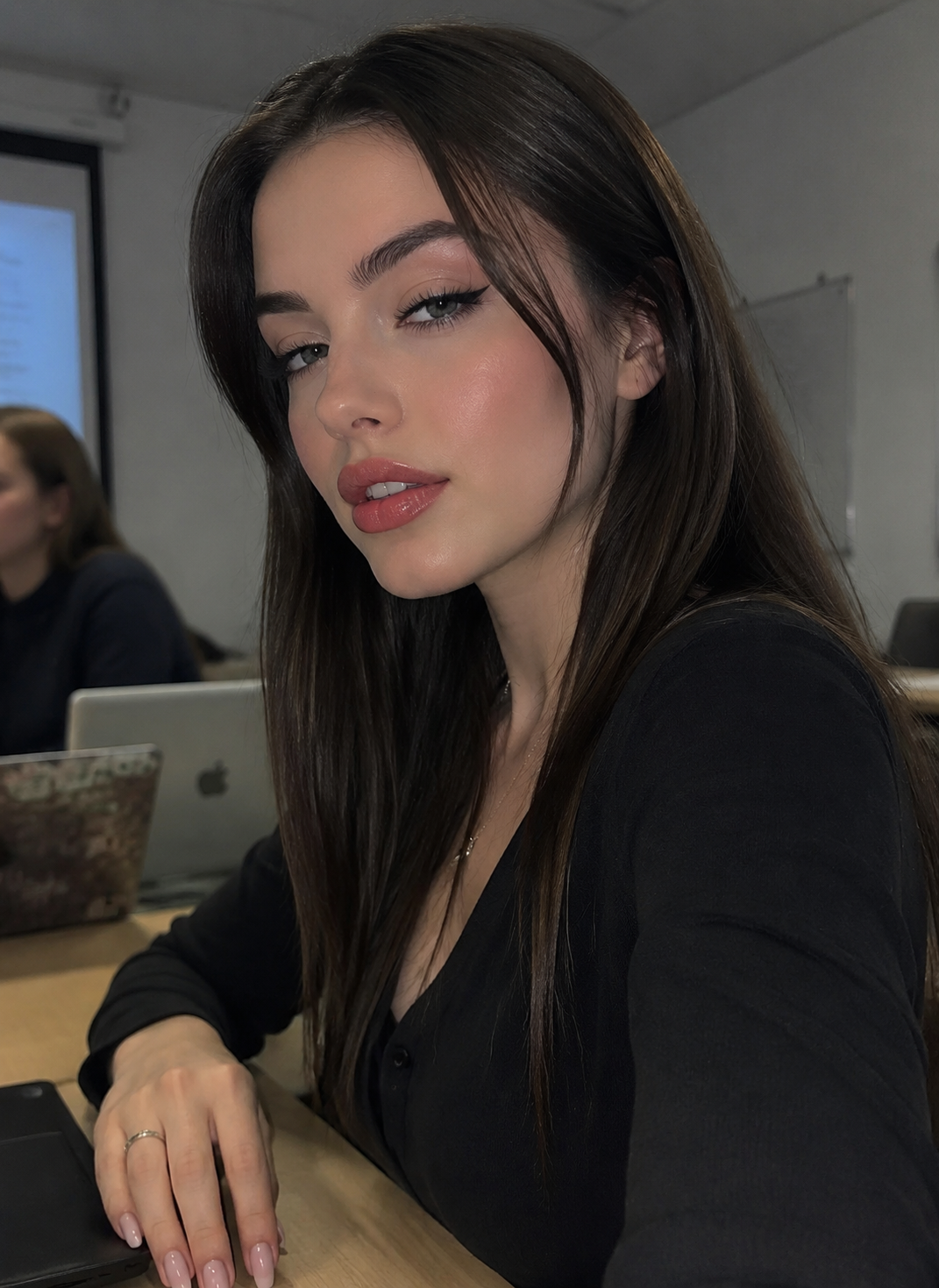 Laura thumbnail