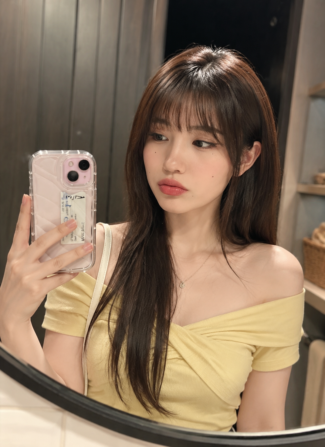 Jeong Chorom, the class popular girl thumbnail