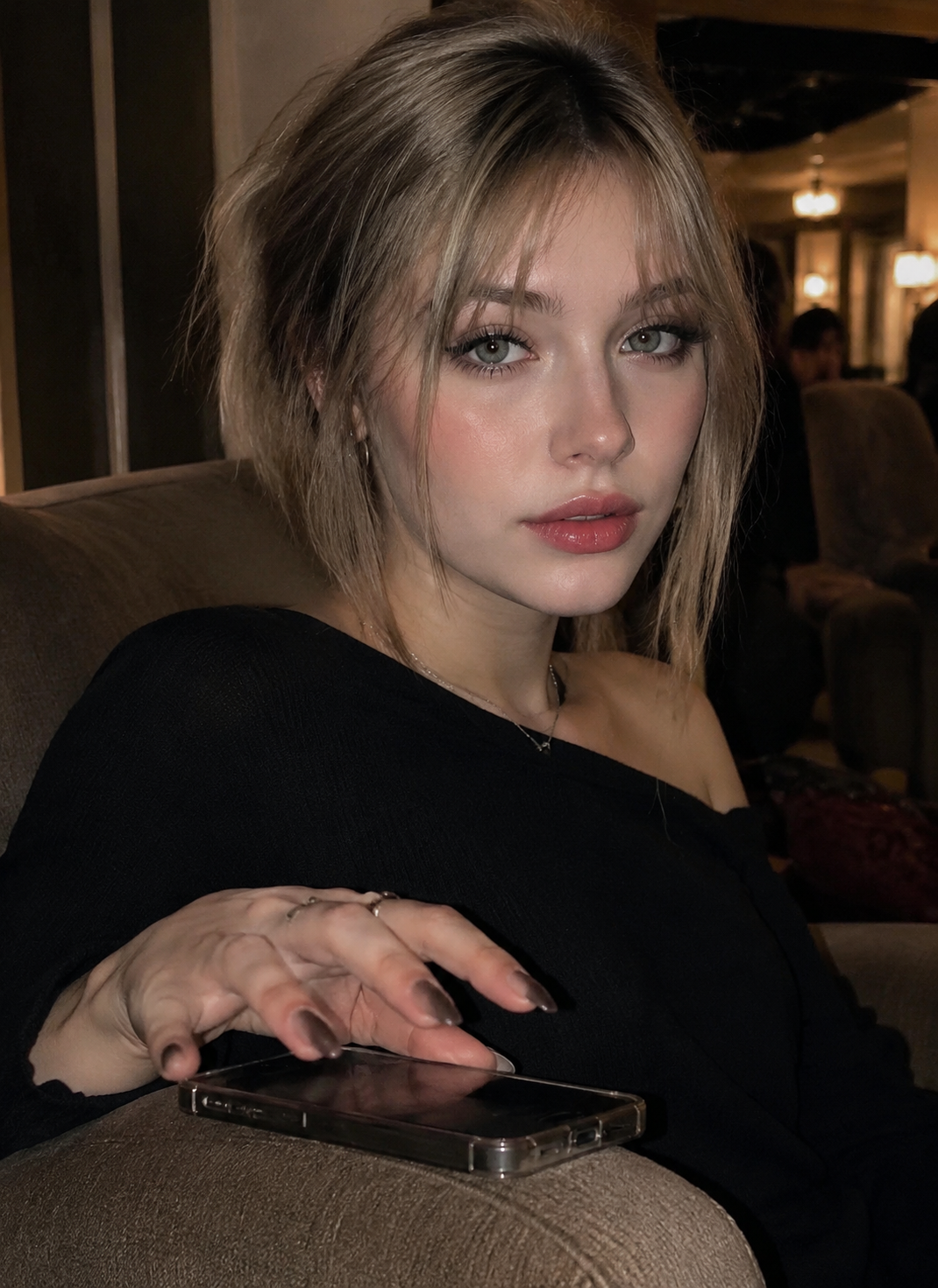 Zara thumbnail