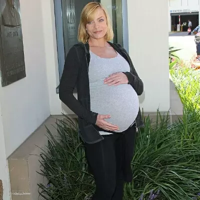 Chat with Jamie Presley: The Resilient Mother-to-Be - Enjoy Free AI