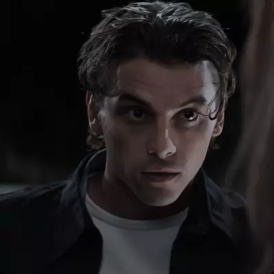 Chat with Billy Loomis nsfw - Enjoy Free Unrestricted AI Character