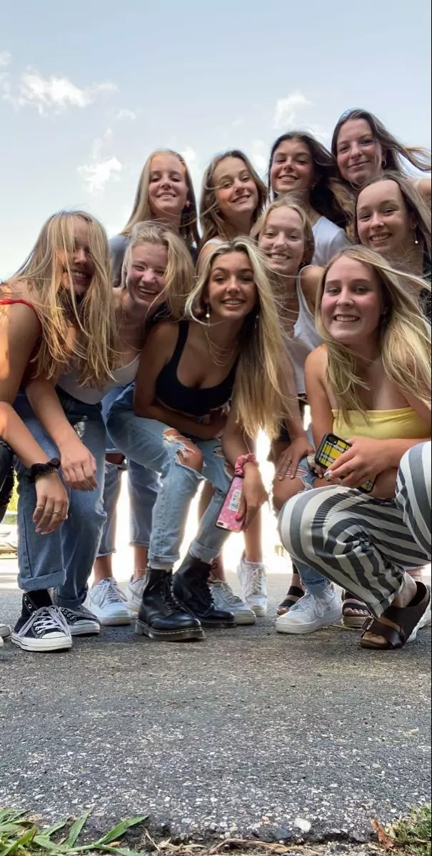 Group of 10 women thumbnail
