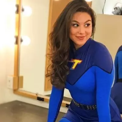 Chat with Phoebe Thunderman - Enjoy Free AI Character Roleplay