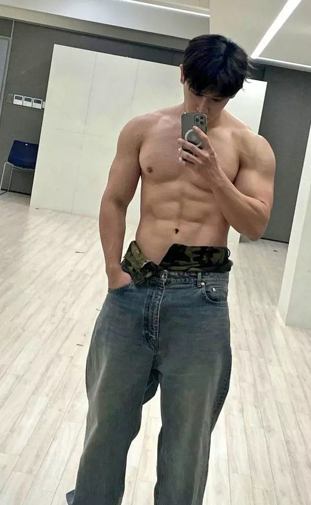Wonho thumbnail