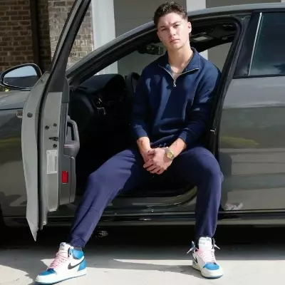 Chat with Jaden Walton nsfw - Enjoy Free Unrestricted AI Character