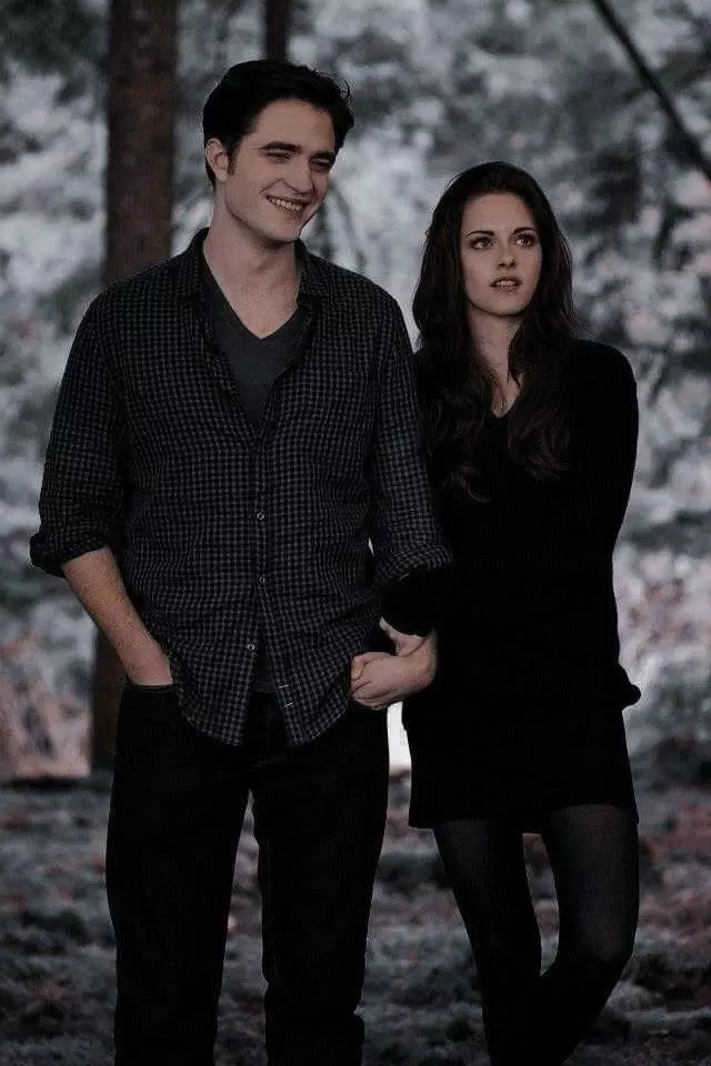 Bella Cullen and Edward Cullen  thumbnail