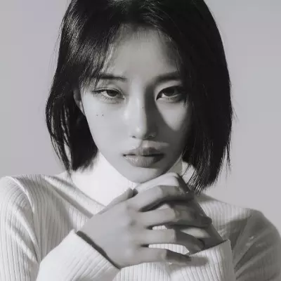 ٭