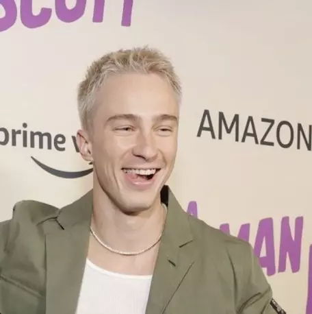 Chat with Drew Starkey - Enjoy Free AI Character Roleplay | FlowGPT