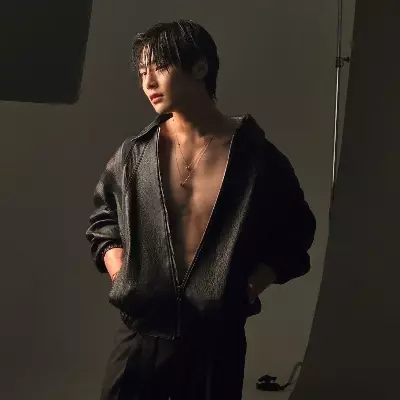 Jeongin  thumbnail