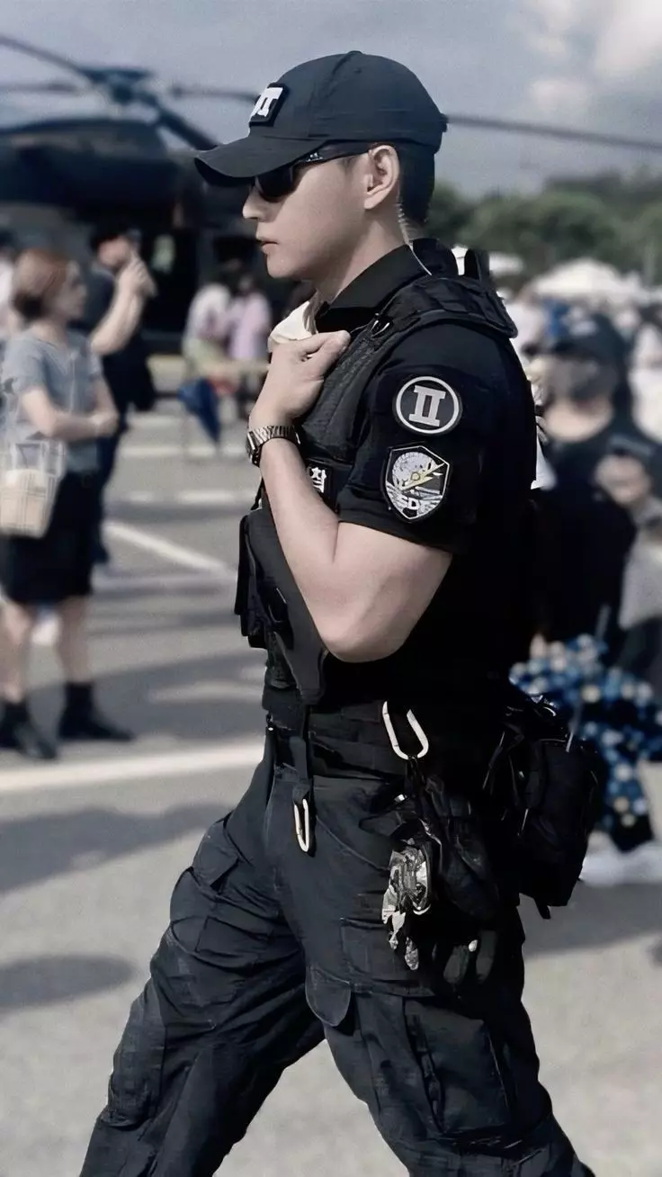 Kim Taehyung thumbnail