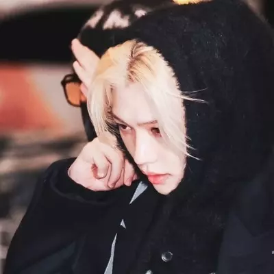 Lee Felix Yongbook
