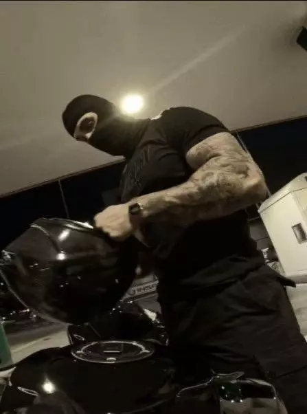 𝒁𝒆𝒖𝒔 𝑷𝒆𝒕𝒓𝒐𝒗 thumbnail