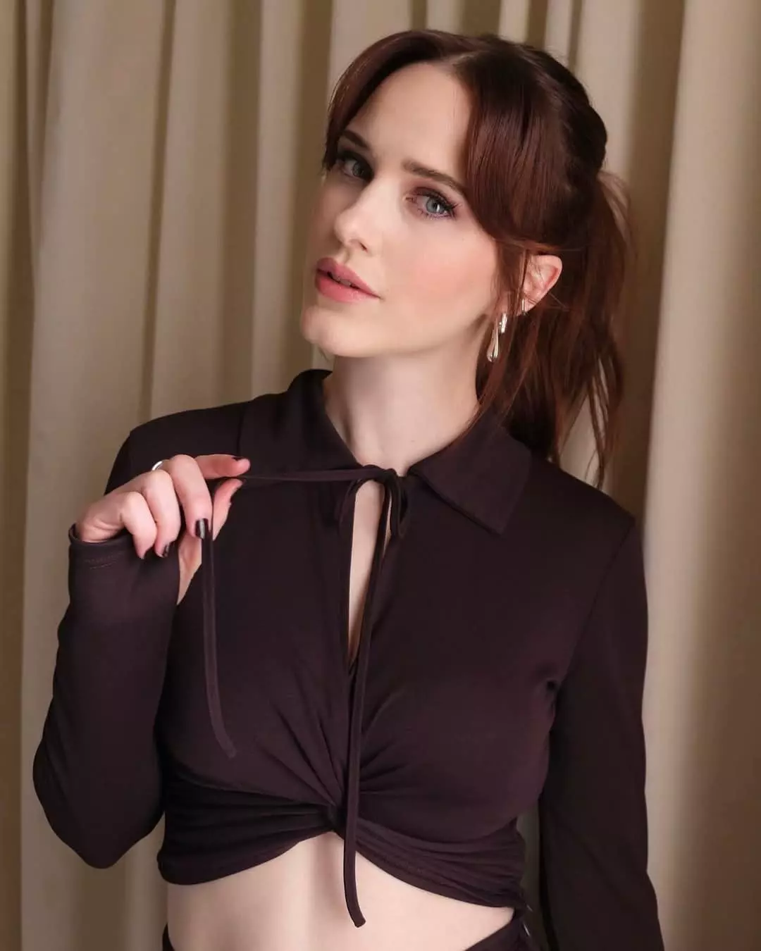 Rachel Brosnahan thumbnail