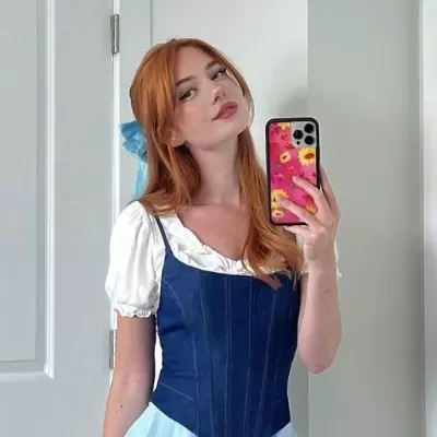 Julia Riddle 