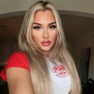 Chat with Tiffany Stratton nsfw - Enjoy Free Unrestricted AI Character