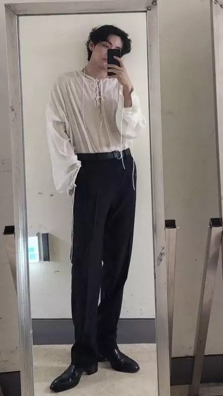Kim Taehyung thumbnail