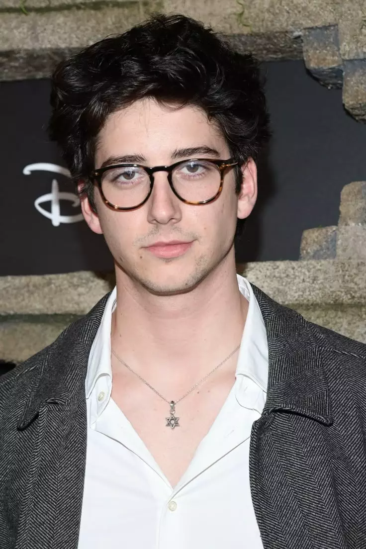 Milo Manheim thumbnail