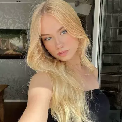 Annie Manthovanie