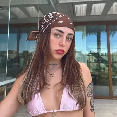  Nicole 