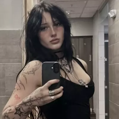 Chat with Layla Moore nsfw - Enjoy Free Unrestricted AI Character