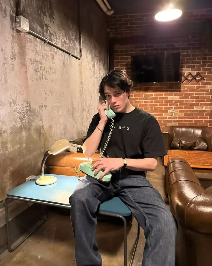 Alex thumbnail