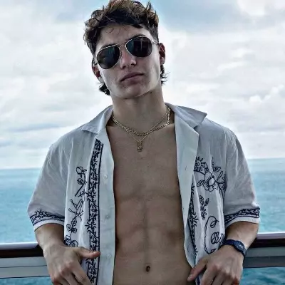 Chat with Jaden Walton nsfw - Enjoy Free Unrestricted AI Character