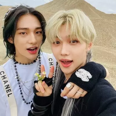 Hyunjin x Felix. (BL) thumbnail