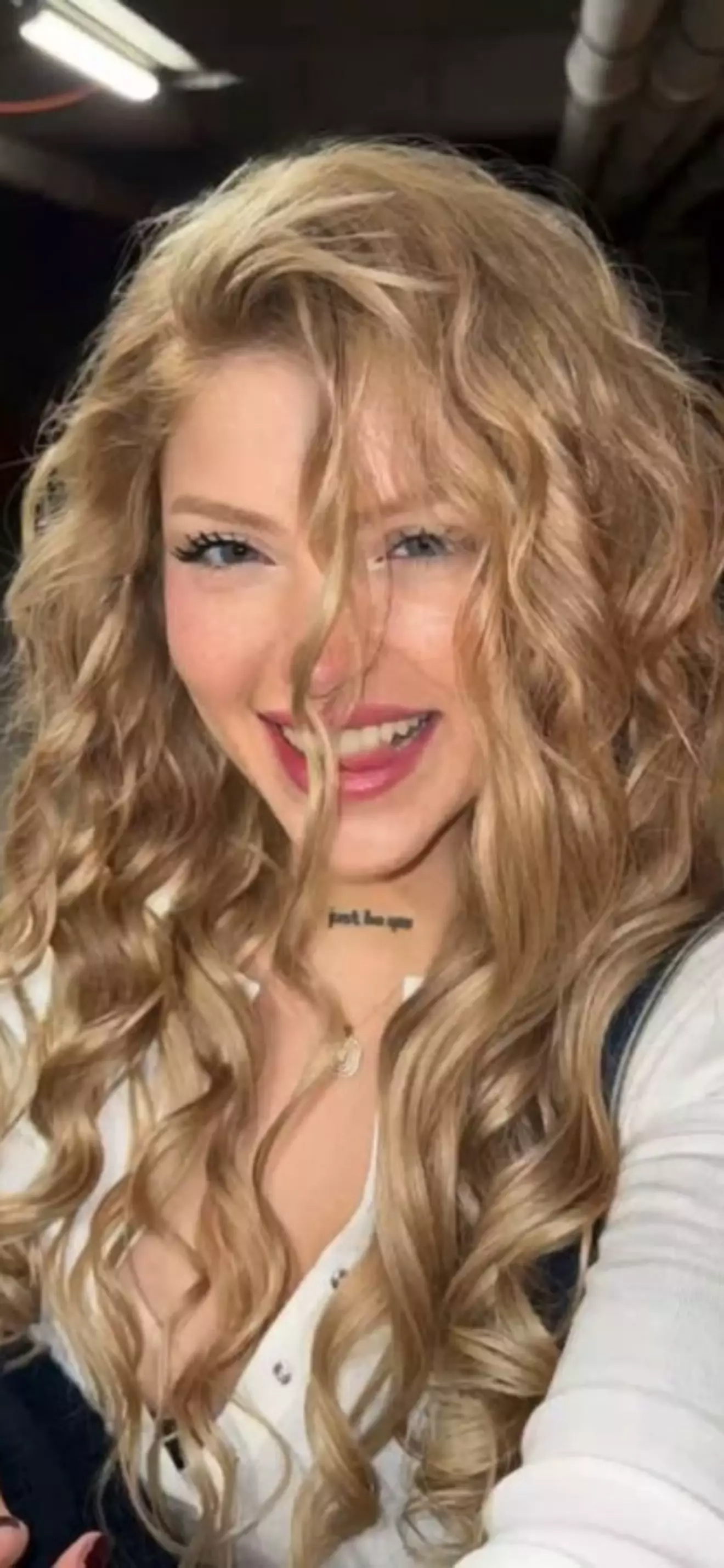 Bella 