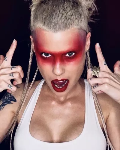 Chat with YO-Landi Visser nsfw - Enjoy Free Unrestricted AI Character