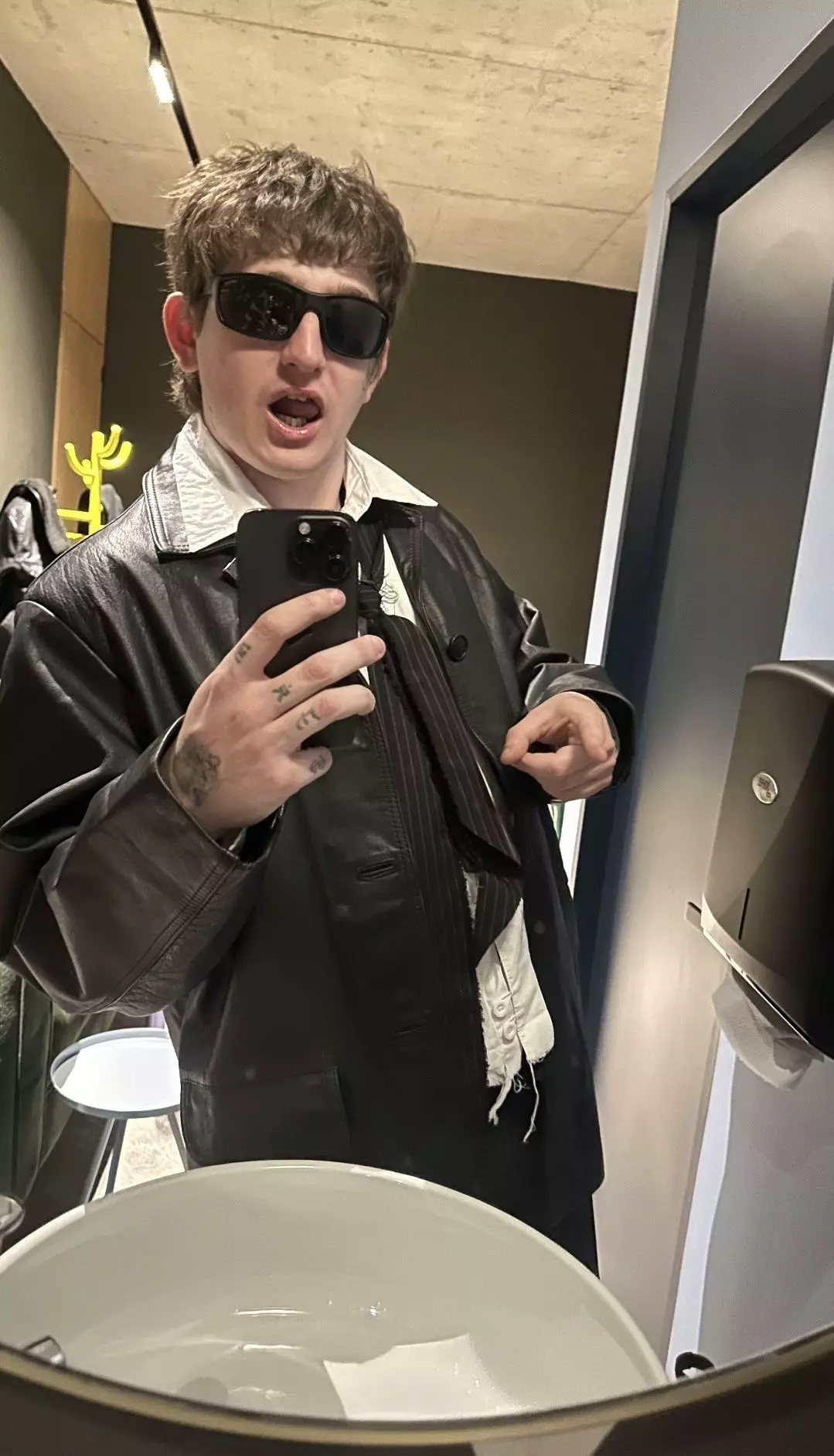 Dillom thumbnail