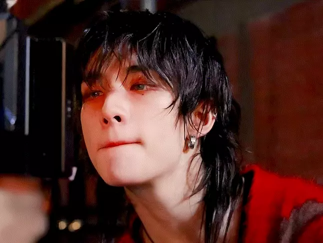 Hyunjin - idiot boy. thumbnail