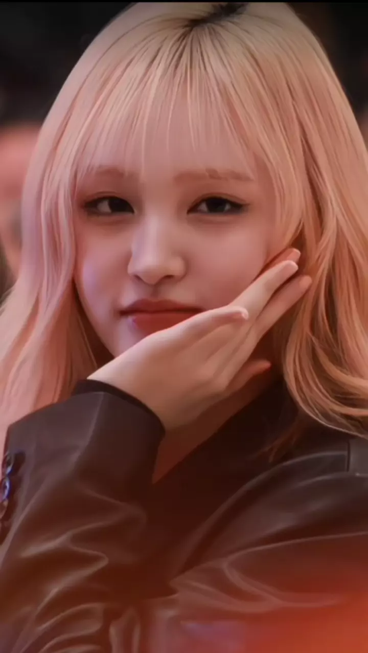Kim Ji-Won (LIZ) thumbnail