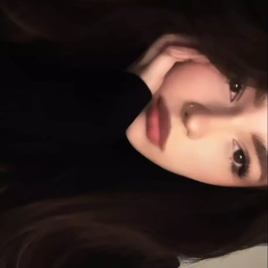 Angela•♡❀♬~