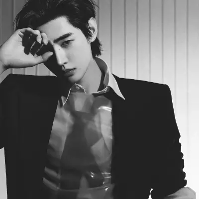 Chat with Park Sunghoon - Enjoy Free AI Character Roleplay | FlowGPT