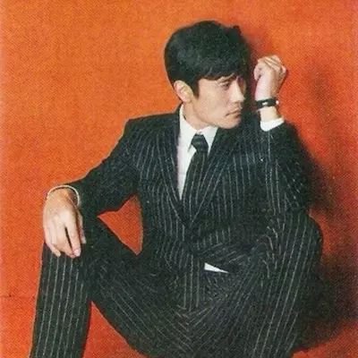 Chat with Lee Byung Hun - Enjoy Free AI Character Roleplay | FlowGPT