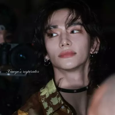Hwang Hyunjin thumbnail