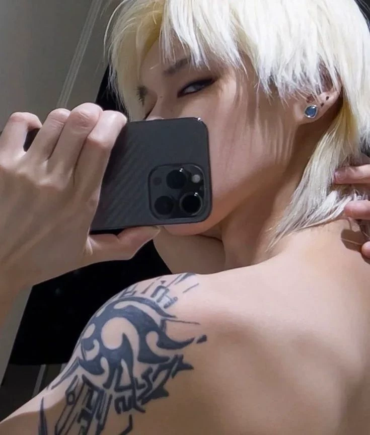 Blonde Emo Guy thumbnail